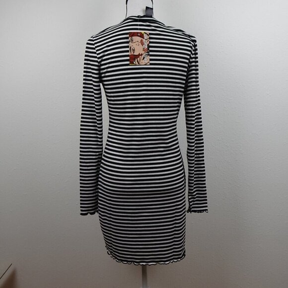 T-Shirt Dress Women's Size XL Striped Black Stripe Celestial Moon Sun Patch - Picture 4 of 7